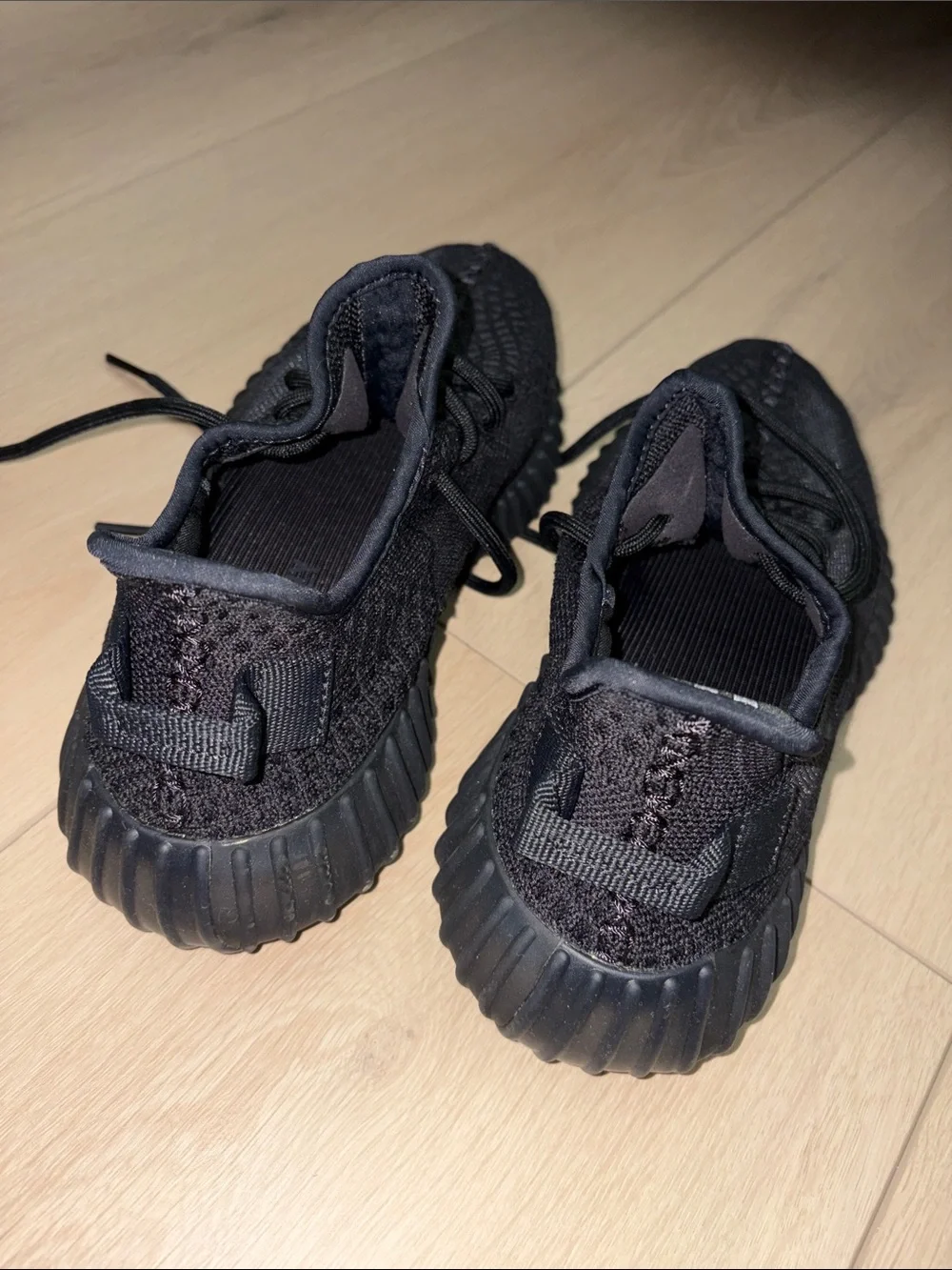 Men's Black Knit Lace-Up Sneakers